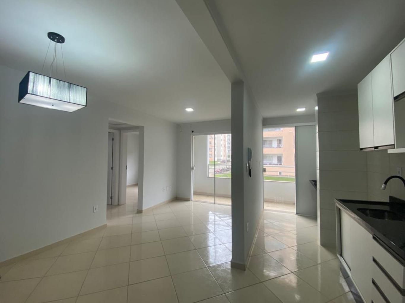 Apartamento semi mobiliado no bairro estrada das areias