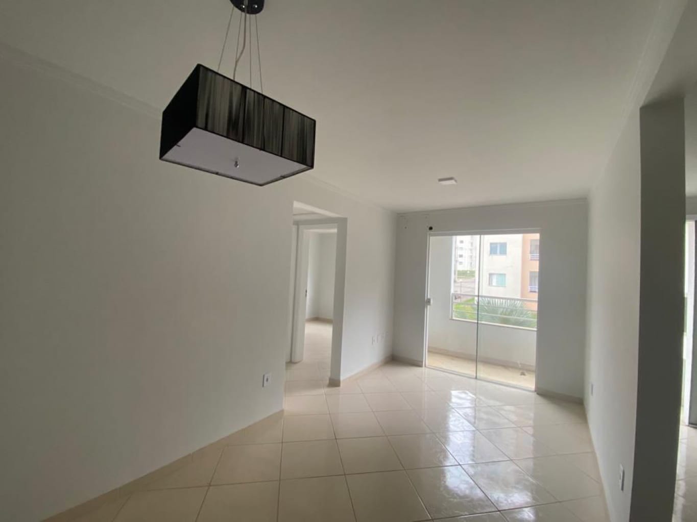 Apartamento semi mobiliado no bairro estrada das areias